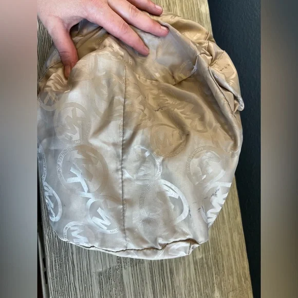 Vintage Michael Kors Tan Leather Shoulder Bag with Gold Accents - Picture 15 of 16